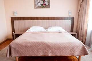 Отель Отель Галичина Тернополь Люкс "Комфорт"-8